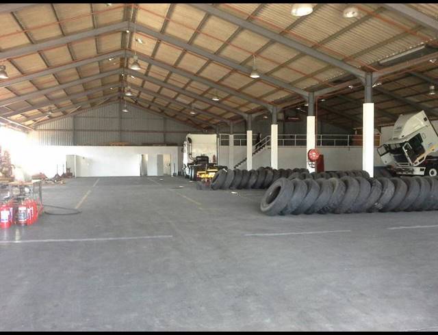 1,600M² WAREHOUSE TO LET IN EPPING INDUSTRIAL